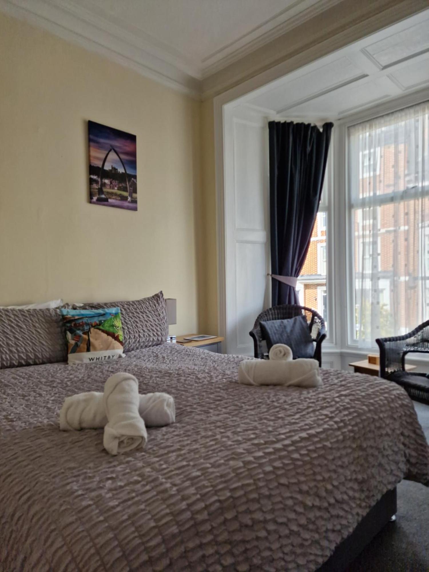 The Europa Hotel Уитби Екстериор снимка