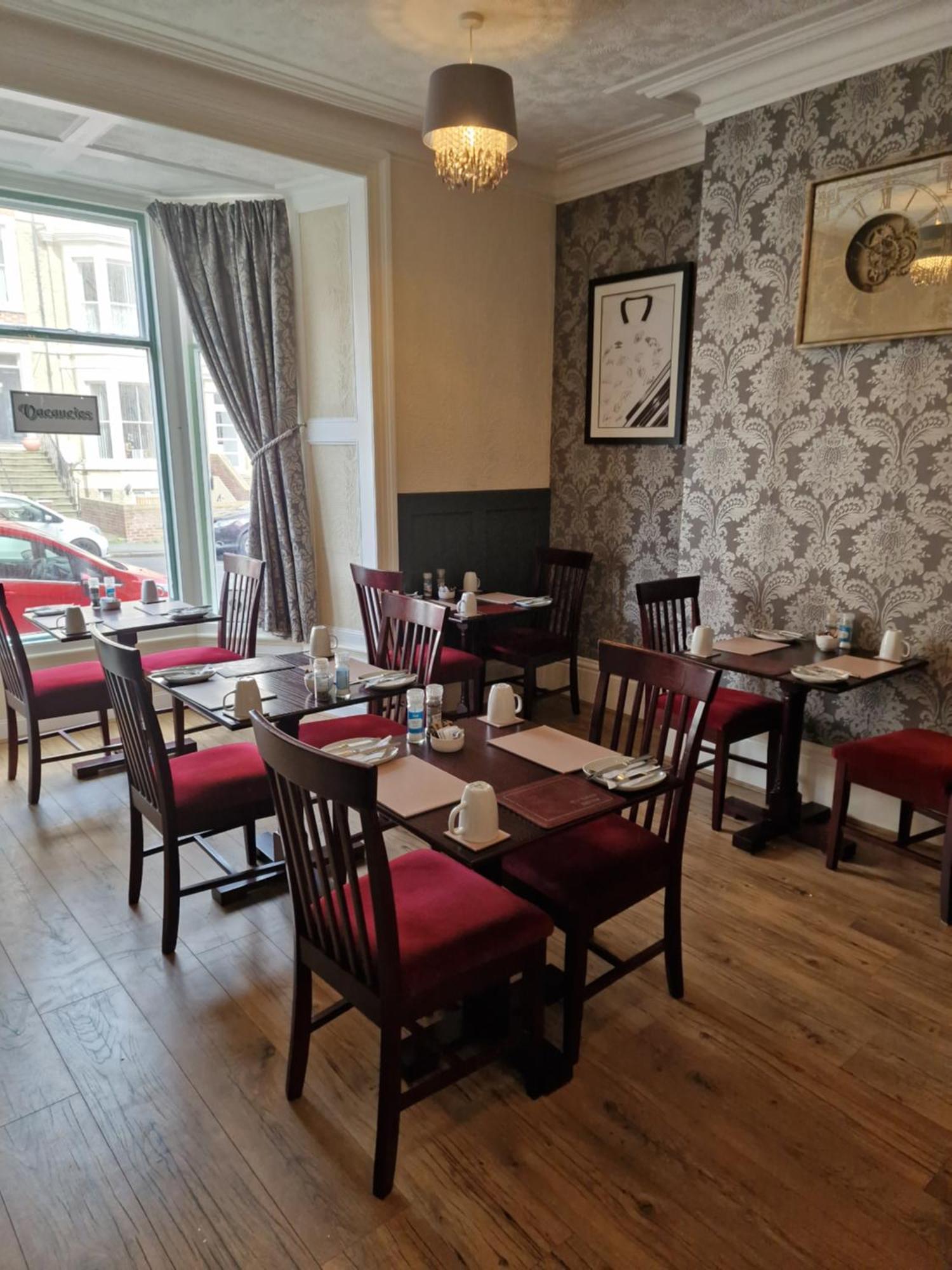 The Europa Hotel Уитби Екстериор снимка